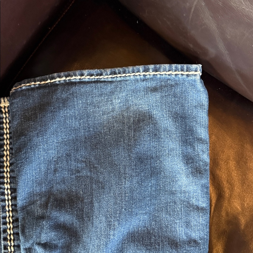 True Religion Blue Jeans with White Accents - Picture 3 of 8